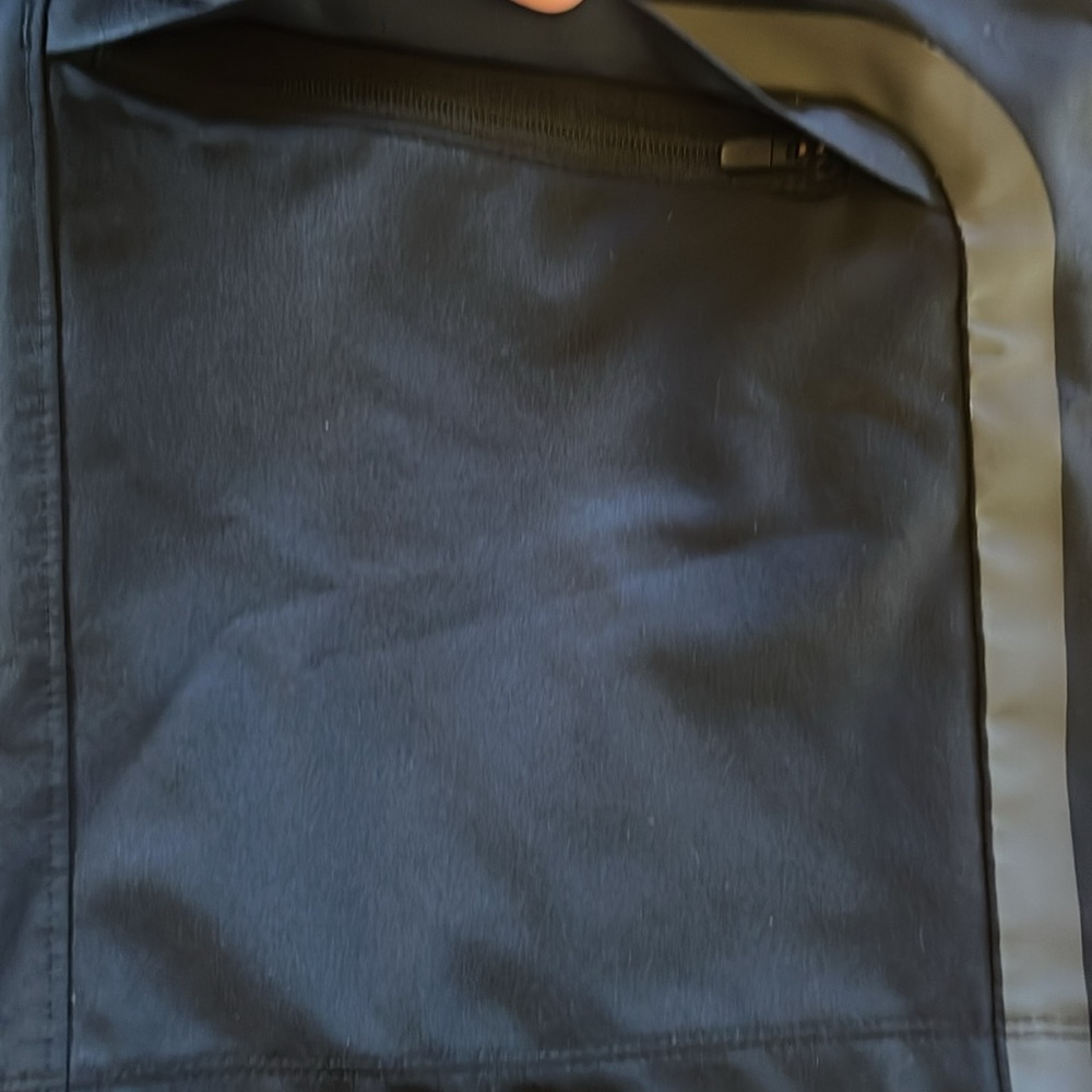 Men’s Large Under Armour Cargo Elite Shorts - Picture 6 of 8